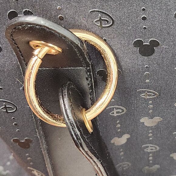 Disney Mickey Weekender Bag NWT - Picture 15 of 16